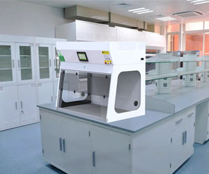 我應該買一個有管通風柜還是無管道通風柜？