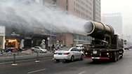 霧炮車是治霾神器？專家：就是個灑水工具